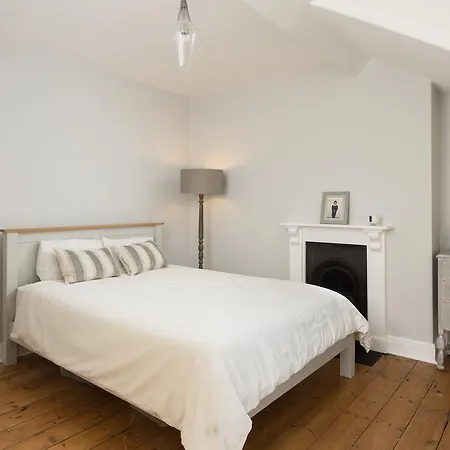 Ferienhaus City 13 Claremont Terrace *