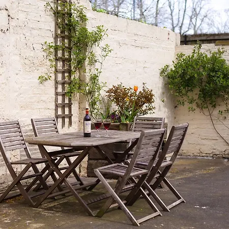 City 13 Claremont Terrace *